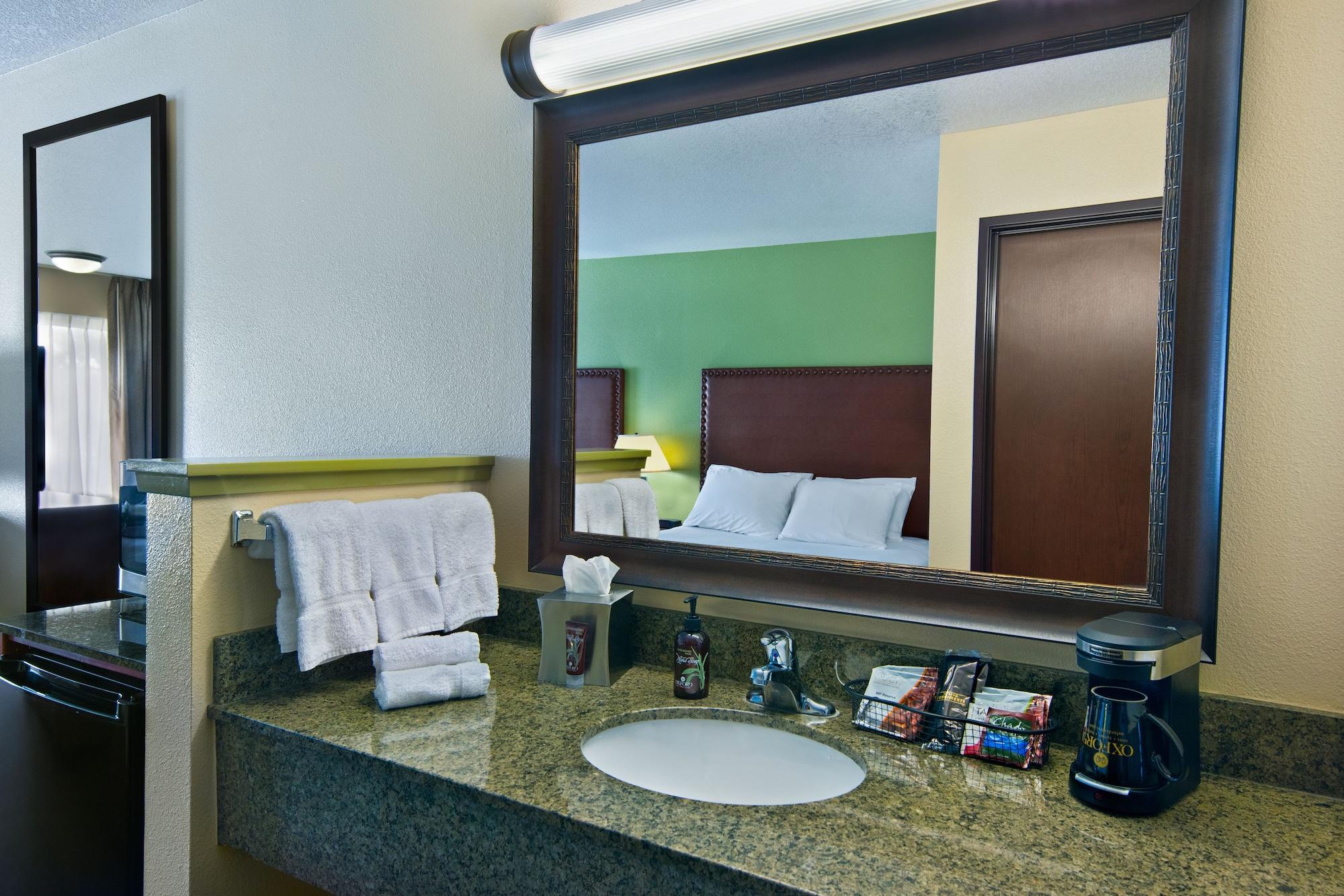 Oxford Suites Hermiston Exterior photo