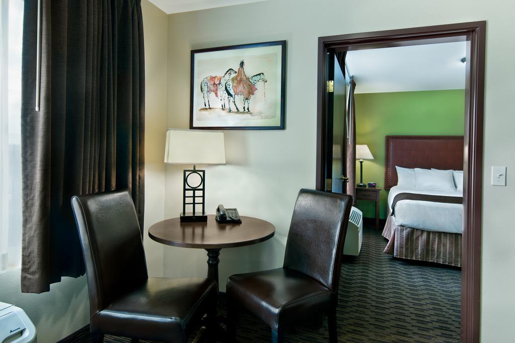 Oxford Suites Hermiston Exterior photo