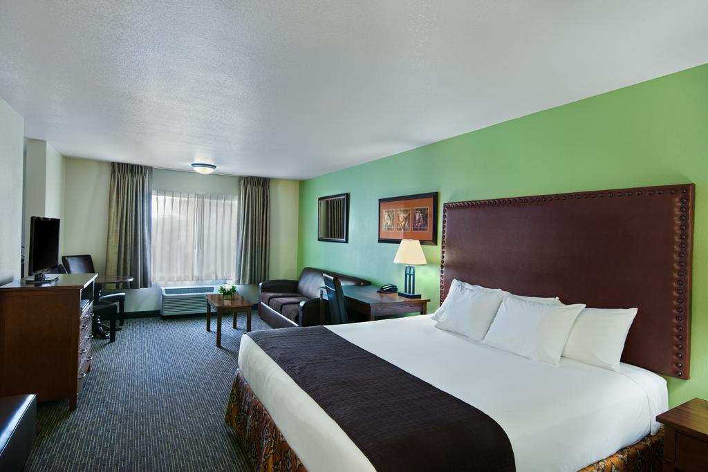 Oxford Suites Hermiston Exterior photo