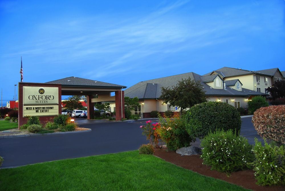 Oxford Suites Hermiston Exterior photo