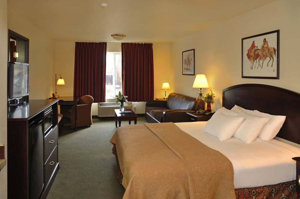Oxford Suites Hermiston Exterior photo