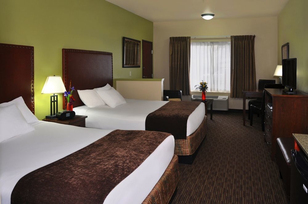 Oxford Suites Hermiston Exterior photo