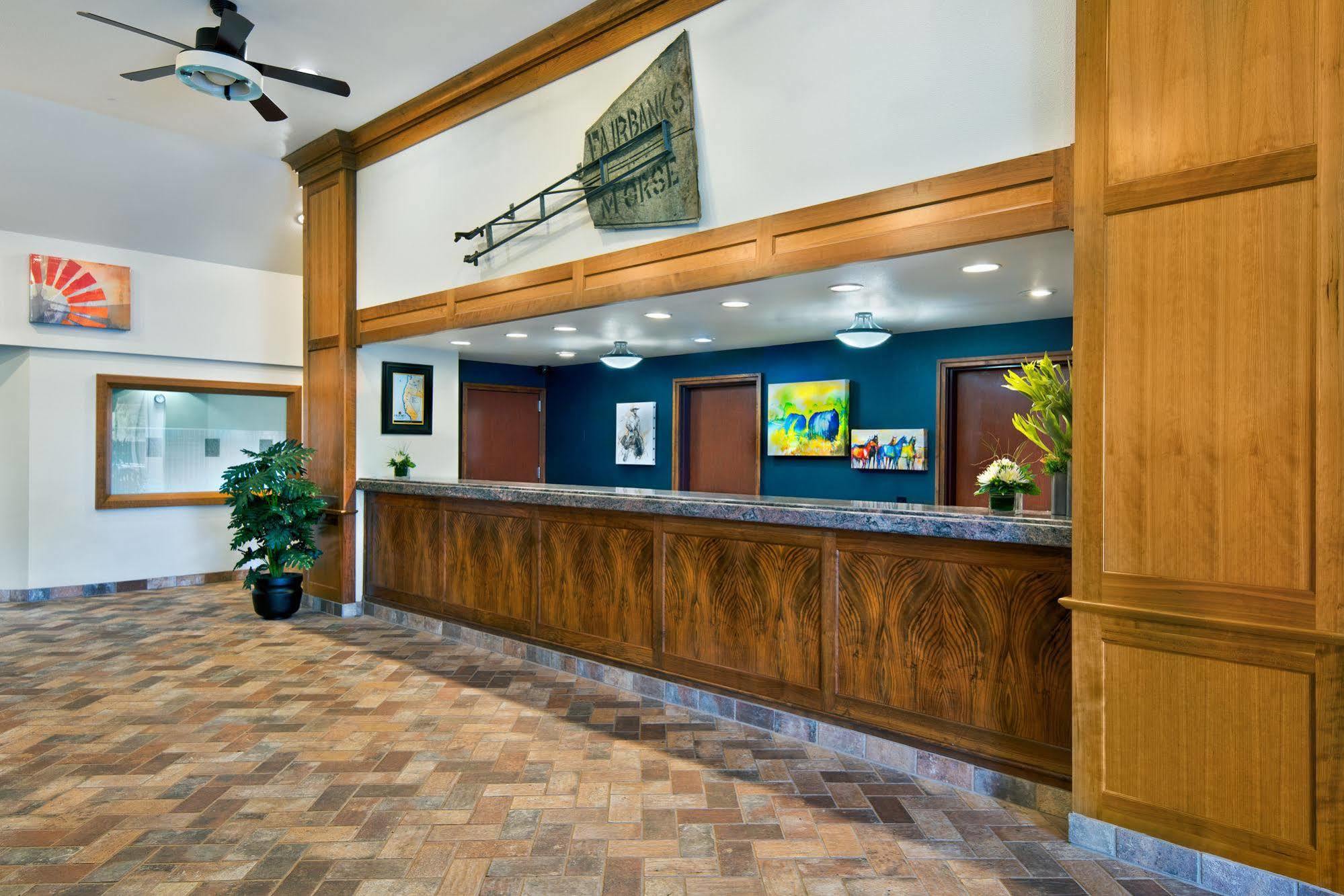 Oxford Suites Hermiston Exterior photo